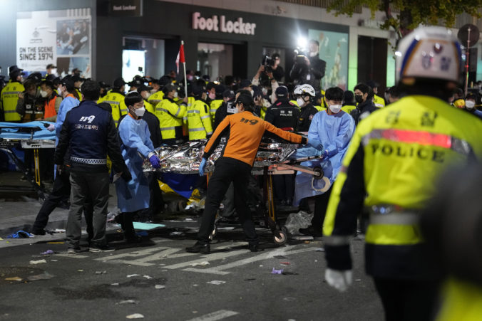 south_korea_halloween_crowd_surge_74417 bc0f80151fb8418c8dde0a1cc1fd9d5d 676x451