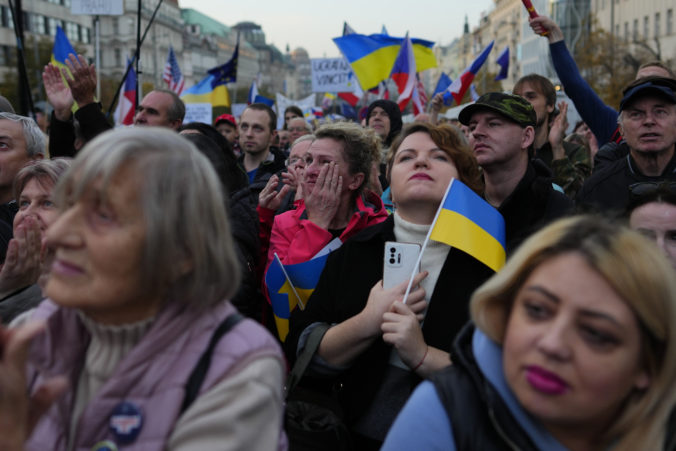 czech_republic_protest_78157 372709f1f5b24f4d867328d9777632d2 676x451