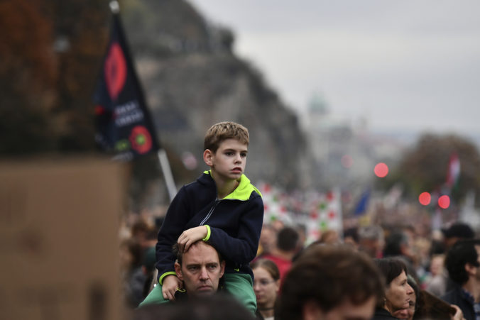 hungary_protest_95425 0b4ba7ee90f54ba0bba0265902f0a72e 676x451