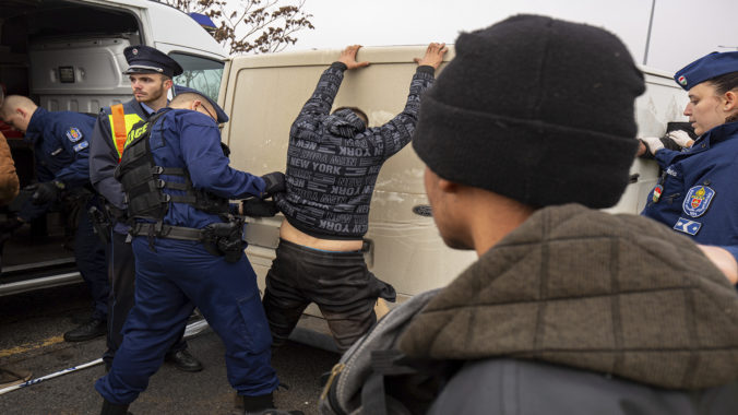 hungary_people_smugglers_52505 0fcf007b2b8342279f28d870653a1aa6 676x380