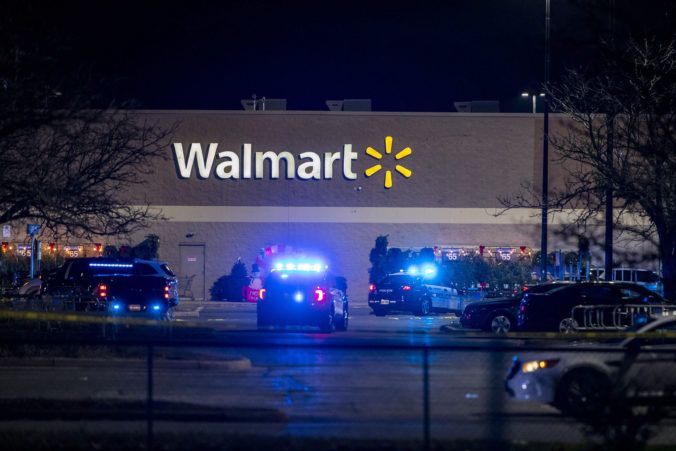 walmart_mass_shooting_40209 0f01065a5dff4ceeb4367e44b92507b2 676x451