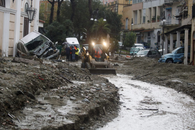 aptopix_italy_landslide_80000 1434f7c8d6c548b9bf3ee16f2b963726 676x451