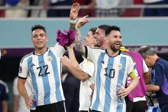 wcup_argentina_australia_soccer_90912 5cccd1b249c649e0b6f13b64d7c2fc9a 676x451