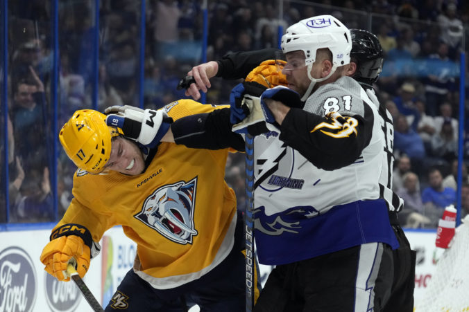 predators_lightning_hockey_18161 76e126eda15f47a394d762c08ee975f4 676x451