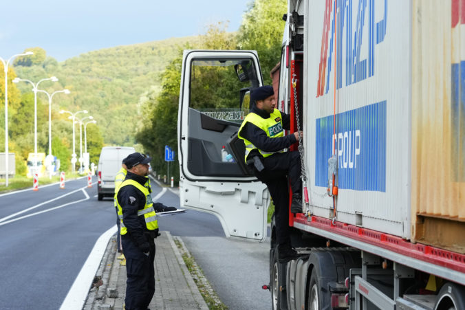 czech_republic_border_controls_31422 eb2699ba019f4955abb9b582bd4cb3cb 676x451