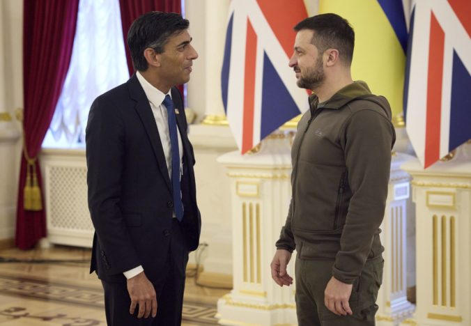 rishi sunak volodymyr zelenskyj 676x468