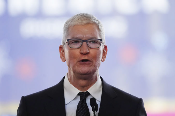 tim cook 676x451