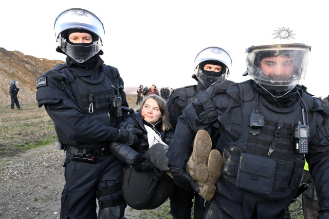 germany_coal_protest_73082 f7d77e37a1894483a48acbfdd73e1f8e 676x451