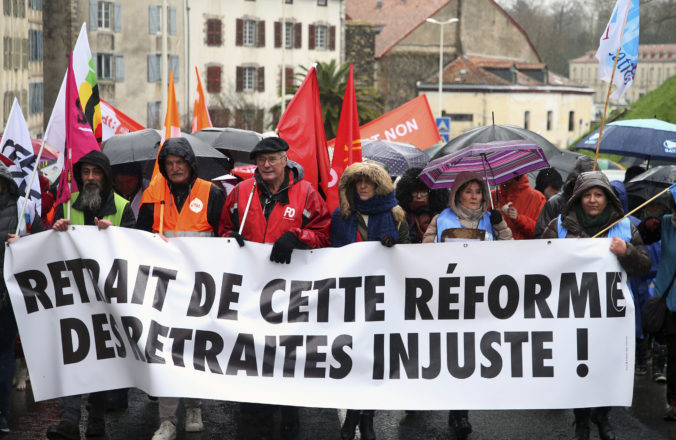 france_pension_protests_01806 3b69cf6d9c894db8bd6064f9ad902985 676x440