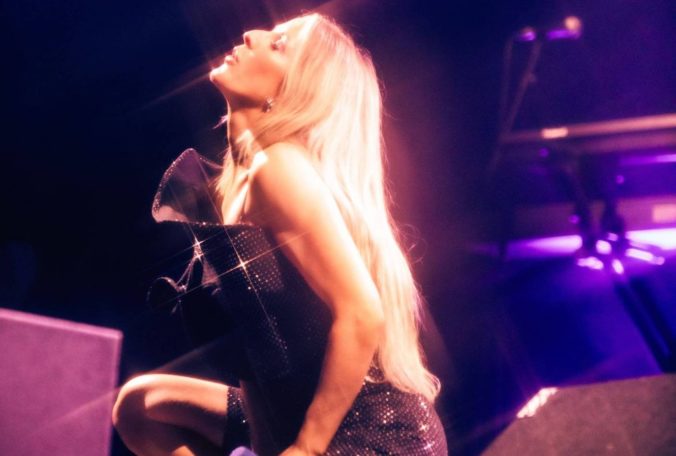 ellie goulding 676x456