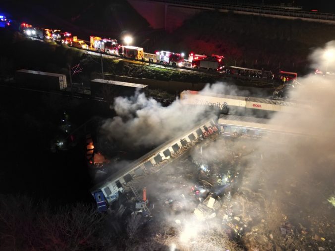 aptopix_greece_train_collision_26079 1 676x507