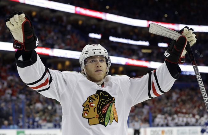 patrick kane chicago blackhawks 676x438