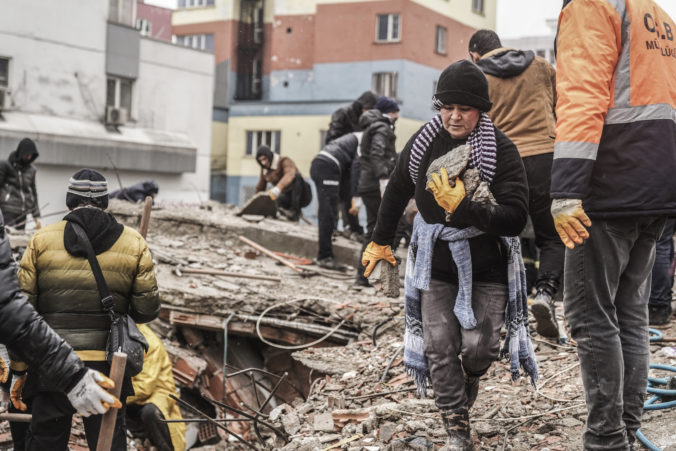 turkey_earthquake_55288 3f9f3ebed1d1412ead7078305182a632 676x451