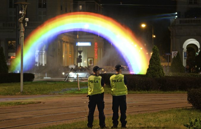 poland_gay_rights_08879 e14534d7b5e248cf8f342c2c49ae3d76 676x433