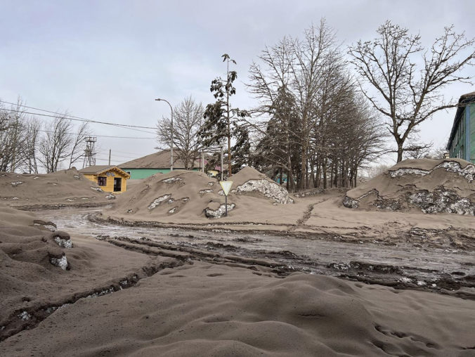 russia_volcanic_eruption_28098 676x508