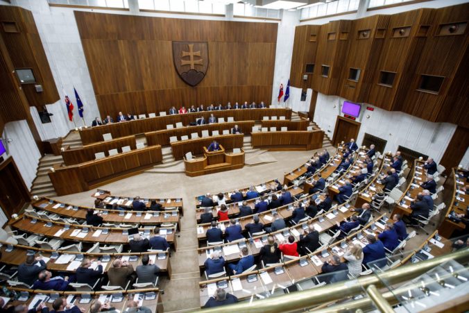 Słowaccy posłowie są bardziej skrupulatni w składaniu projektów ustaw niż w innych krajach.  Co to znaczy?