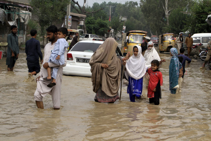 pakistan_floods_99943 c88fc13c1216417886fc691c8e2551a6 676x451