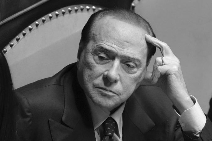 italy_berlusconi_27248 676x451