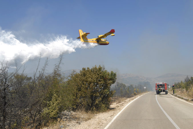 europe_firefighting_planes_38022 676x453