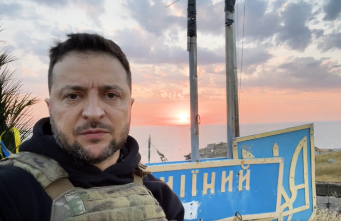 volodymyr zelenskyj 676x438