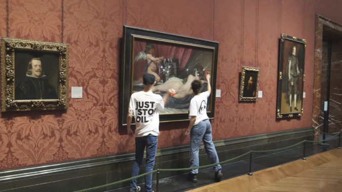 britain_climate_protest_painting_targeted_94439 1 676x380