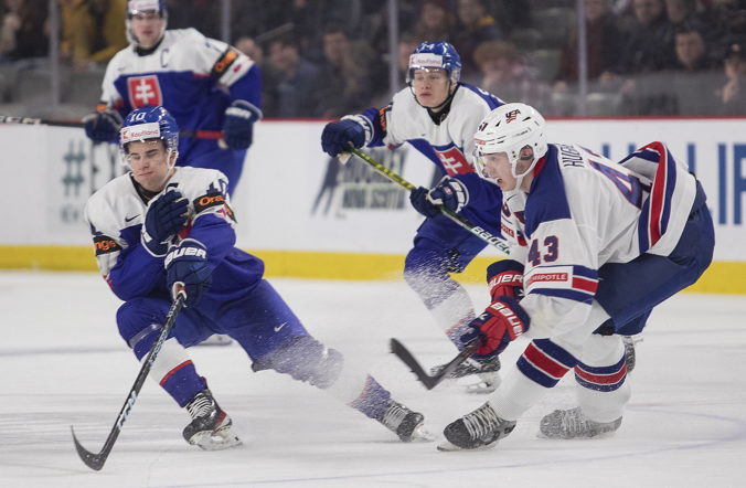 world_juniors_us_slovakia_hockey_86111 676x442