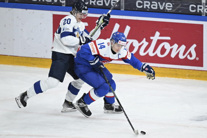 sweden_junior_ice_hockey_62461 676x450