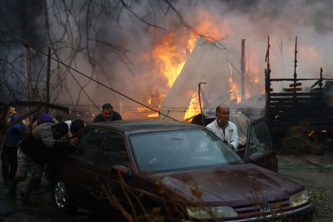 chile_fire_10203 676x451