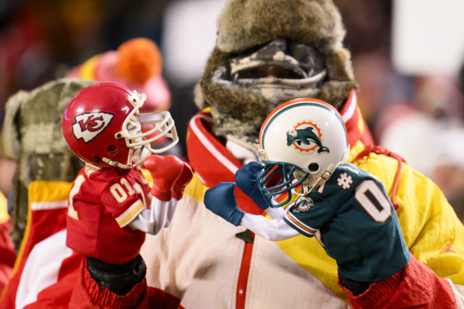 dolphins_chiefs_football_21725 676x451