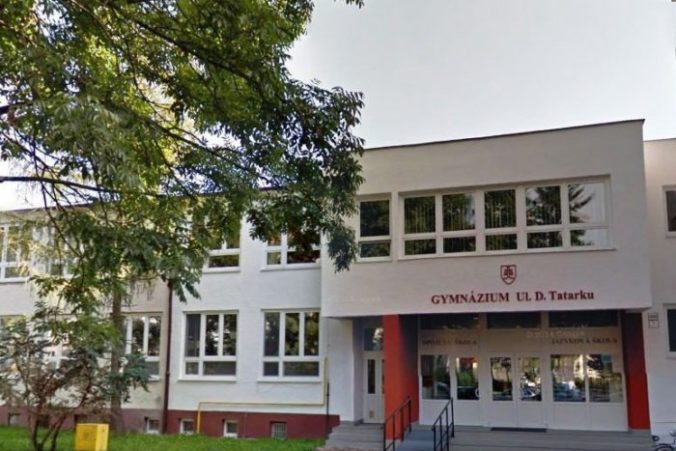 2 skola budova 676x451