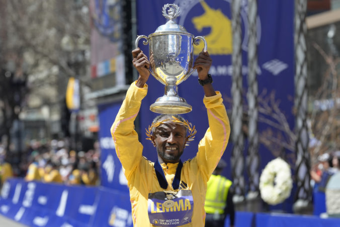 boston_marathon_41420 676x451