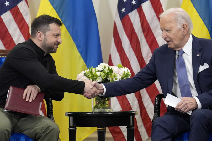 aptopix_biden_ukraine_86624 676x451