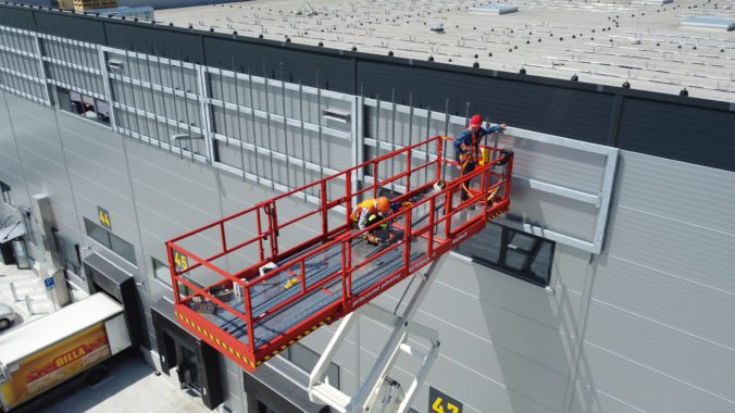 fotovoltika na streche logistickeho centra billa v seredi_1 676x380