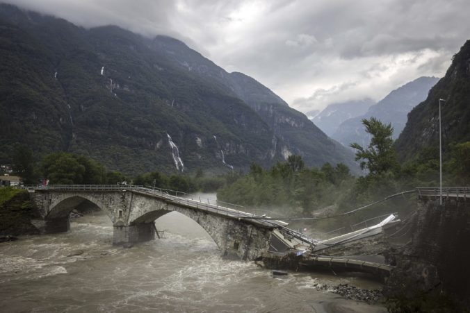 switzerland_europe_storms_54288 676x451