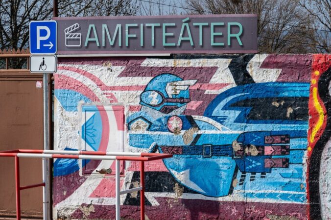 amfiteater 676x451
