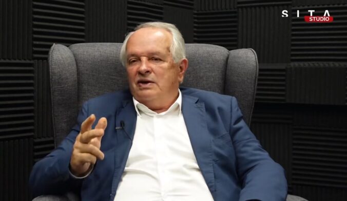 poslanec miroslav radacovsky pocas rozhovoru pre agenturu sita 676x392