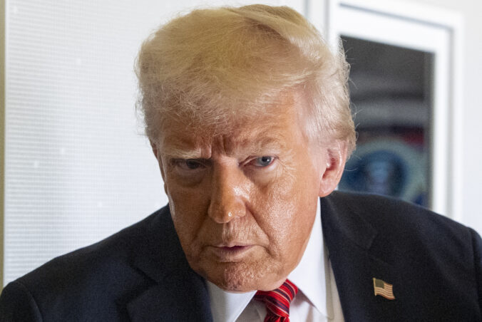 trump_21195 676x452