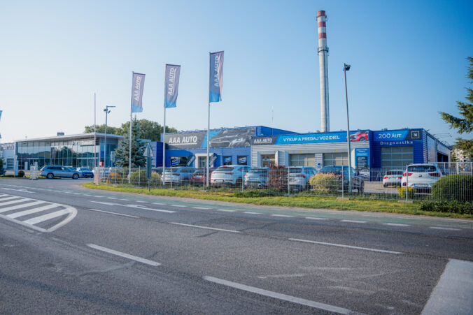 pr400585 2 676x451