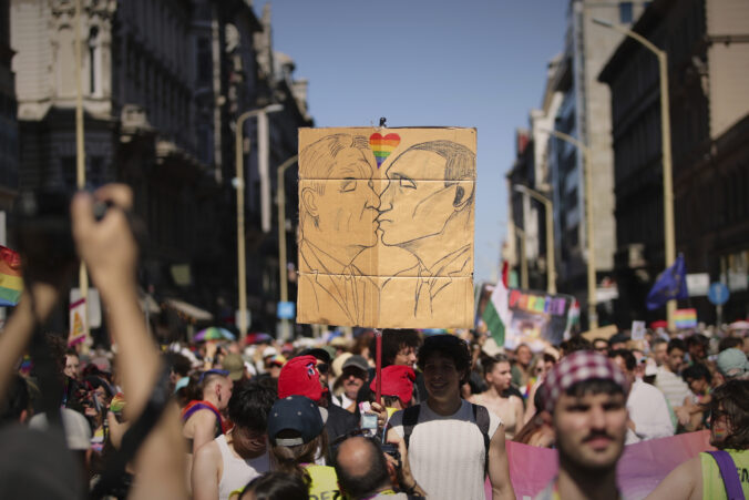 hungary_pride_march_05003 676x451