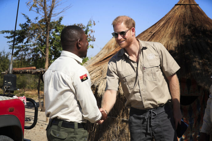 prince_harry_angola_81564 676x451