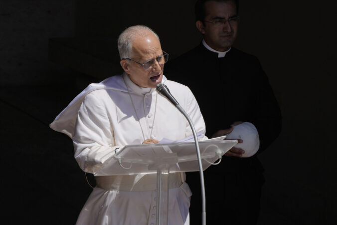 italy_pope_31326 676x451