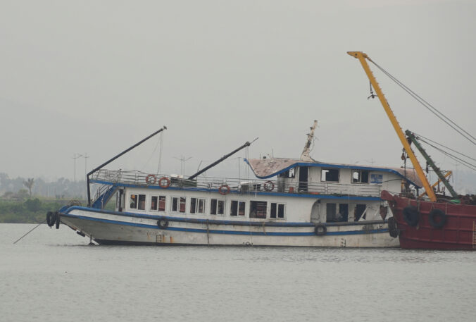 vietnam_boat_capsizing_65645 676x457