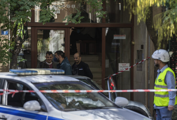 greece_apartment_blast_97490 676x459