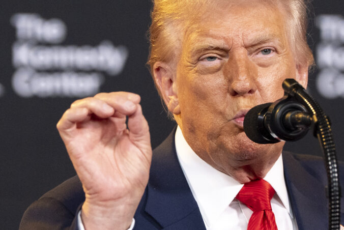 trump_93036 676x452