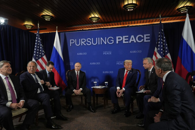 aptopix_trump_putin_11097 676x451