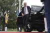 Trump oznámil, že začal organizovať schôdzku Putina a Zelenského