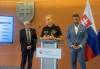 Policajná prezidentka Maškarová skolabovala počas tlačovej konferencie – VIDEO