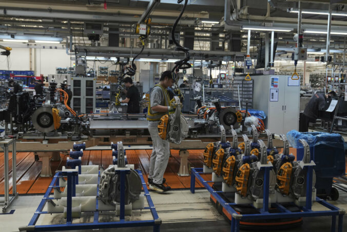 china_economy_92230 676x451
