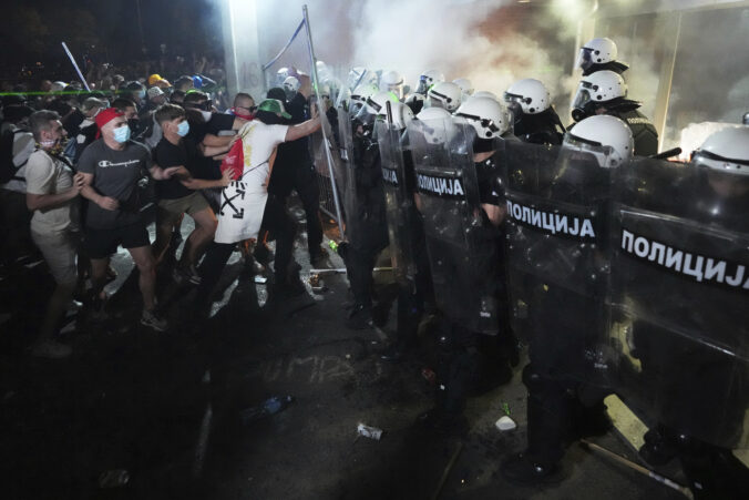 serbia_protest_72058 676x451