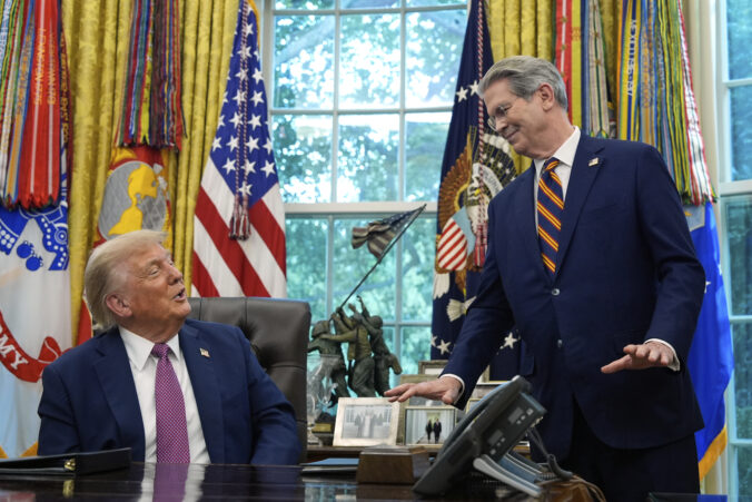 donald trump scott bennet 676x451